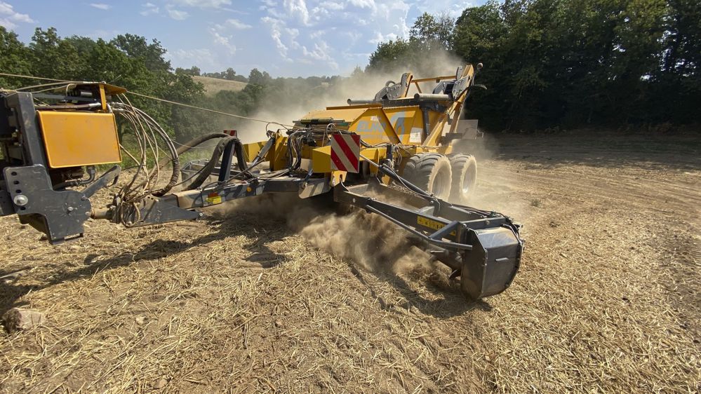 Eta Tarayre Le Ramassage De Pierres Au Champ Un Cr Neau Porteur