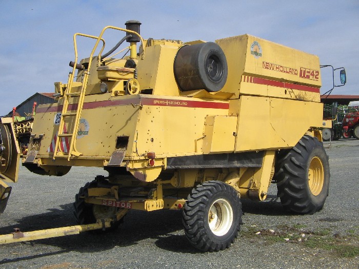 Moissonneuse Batteuse New Holland TF 42