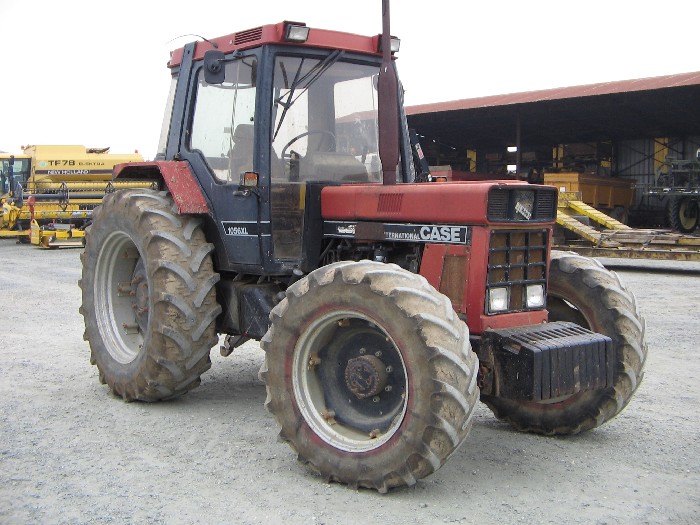Tracteur agricole Case 1056XL
