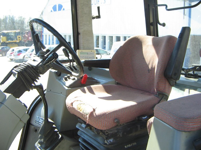Tracteur agricole Massey Ferguson 6160