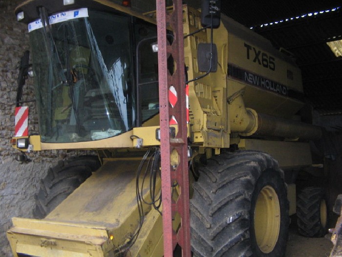 Moissonneuse Batteuse New Holland TX65