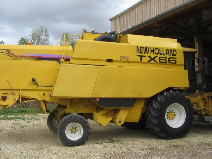 Moissonneuse Batteuse New Holland TX66
