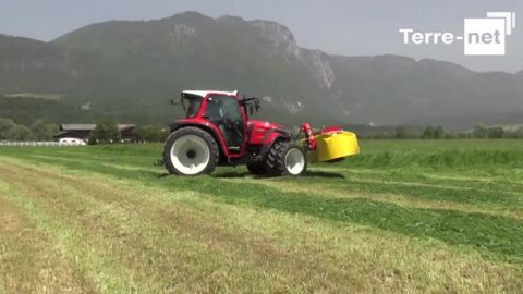 Un tracteur polyvalent, efficace et confortable Un tracteur polyvalent, efficace et confortable