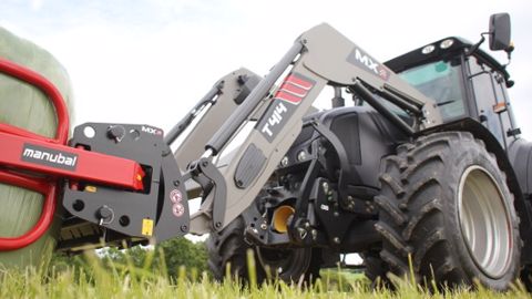 Un modèle de la série T400 pour tracteurs 4 cylindres de grosse puissance