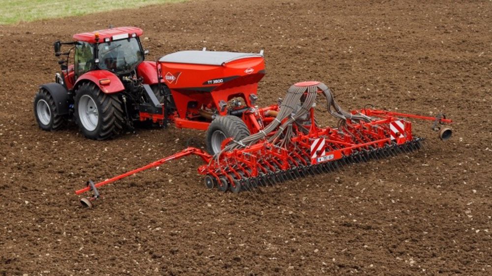 Deux trémies de grosse capacité Kuhn TT 3500 et 6500 pour la France