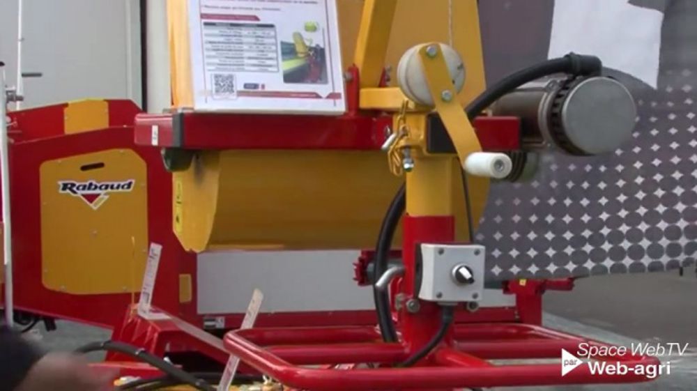 Une distributrice de litière automatisée chez Rabaud Une distributrice de litière automatisée chez Rabaud