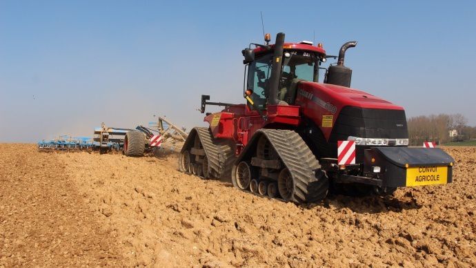un chantier de déchaumage en Quadtrac