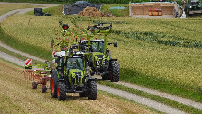 tracteur Claas Arion 400 et Elios 200