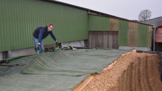 Plus aucune perte d’ensilage dans l’élevage des frères Leroy (27) Plus aucune perte d’ensilage dans l’élevage des frères Leroy (27)