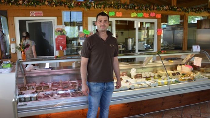 L'élevage Moris est désormais propriétaire de neuf magasins en Italie.