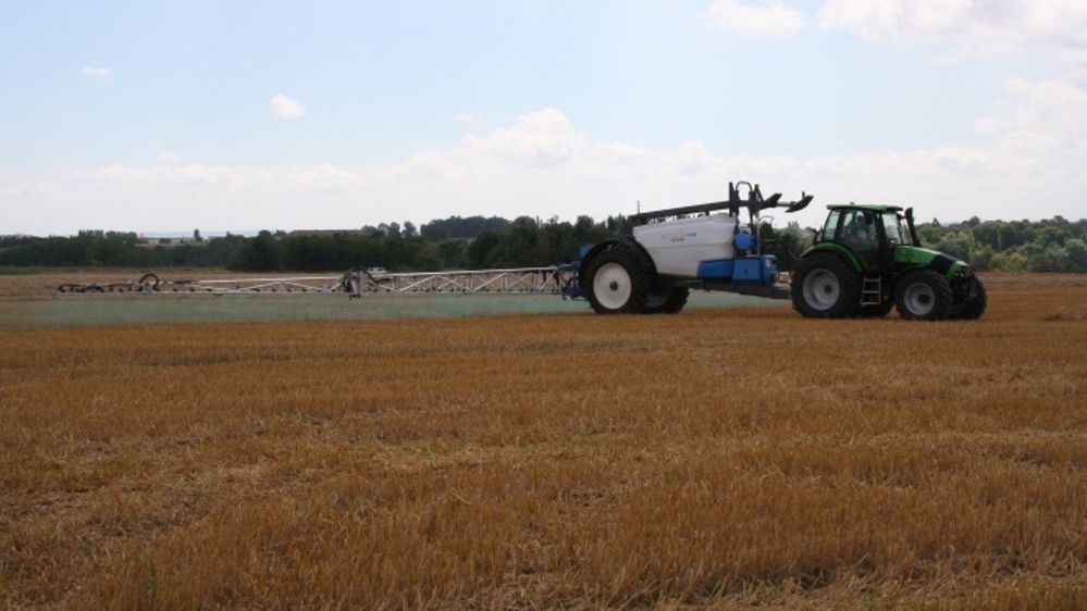 Les agriculteurs ne seront pas directement concernés par le dispositif de certificats d'économies de produits phytos. Ce sont les distributeurs qui devront réaliser des actions visant à réduire leur usage.<br />(©Terre-net Média)