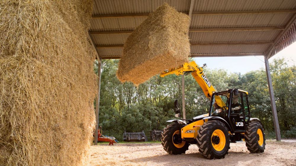 Le 526-56 Agri Plus lève 2 600 kg à 5,6 m.(©JCB)