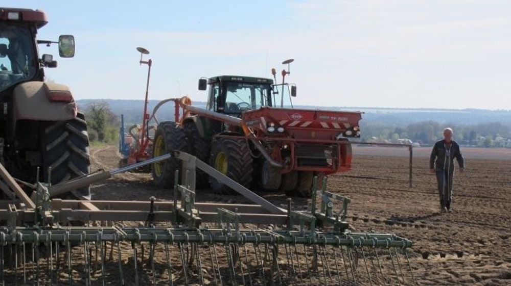Les entreprises de travaux agricoles subissent elles aussi la crise agricole. Le niveau des encours dans leurs comptes a fortement augmenté ces derniers mois. (©Terre-net Média)
