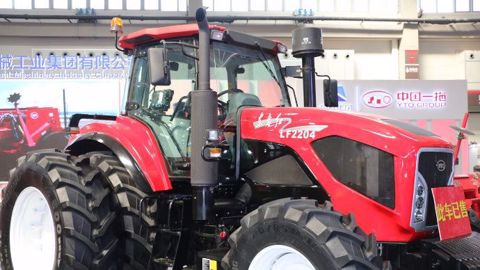 LF 2204 YTO sur le stand YTO au Ciame 2015 (©Terre-net Média )
