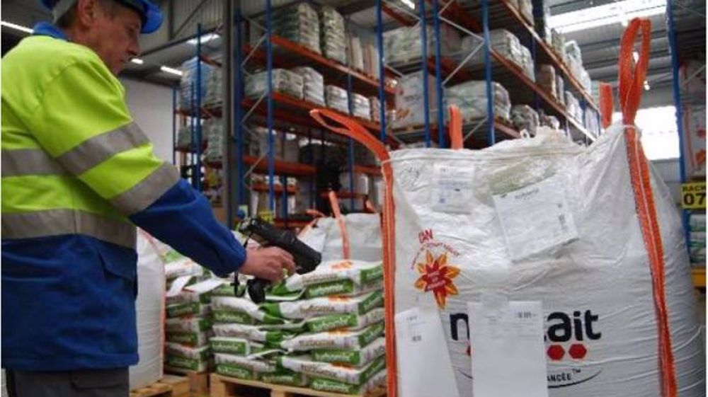 Néolait a récemment réalisé des investissements de plus de 7 millions €, d’une part industriels sur son site d’Yffiniac dans les Côtes-d’Armor et d’autre part informatiques pour la gestion de l’entrepôt et un service de transport plus performant pour fournir ses 25 000 clients. Le site d’Yffiniac dispose d’une nouvelle plateforme de 3 550 m², de huit blocs de préparation de comm