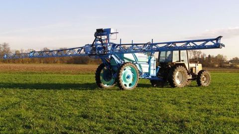 Le futur texte sur l'usage des pesticides ne sera pas en recul par rapport à 2006, a promis Manuel Valls devant des vignerons. (©Terre-net Média)