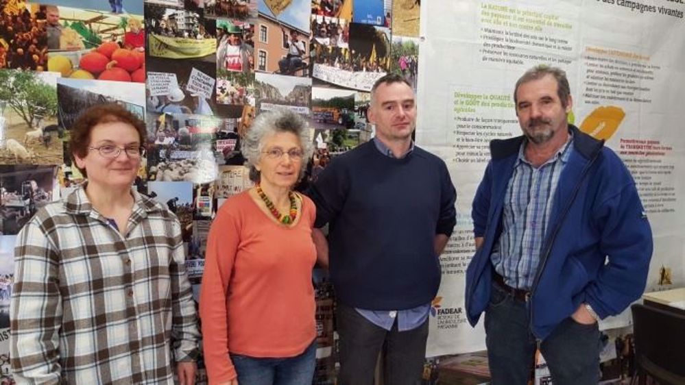 Lors de ses voeux à la presse, la Confédération paysanne a rappelé ses revendications pour 2017 et notamment un droit au revenu pour les producteurs. (©Terre-net Média) 