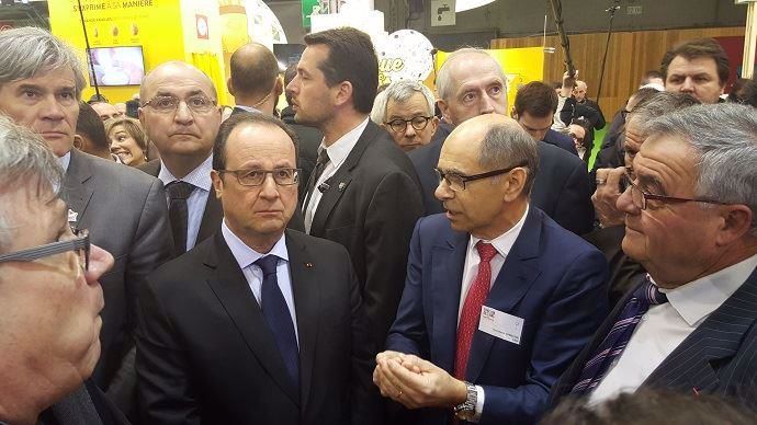 Lors de l'édition 2016 du Salon de l'agriculture, Stéphane Le Foll et François Hollande avaient essuyer de très nombreux sifflets et des insultes de la part d'agriculteurs en colère. 