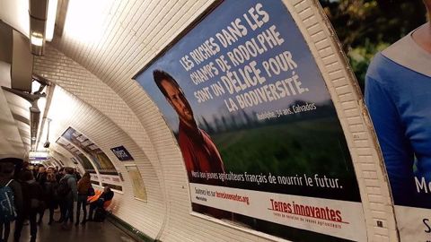 Onze portraits de jeunes agriculteurs s'affichent dans le métro parisien, du 23 février au 1er mars 2017. (©Terre-net Média)