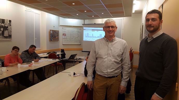Roland Zimmermman, cofondateur de pilotersaferme.com, et Florian Bourdeloup, agriculteur double actif. 