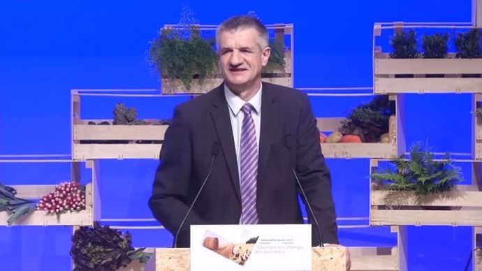 Jean Lassalle, lors de son audition devant les agriculteurs de la FNSEA et les représentants des organisations du conseil de l'agriculture française, le 30 mars dernier à Brest.