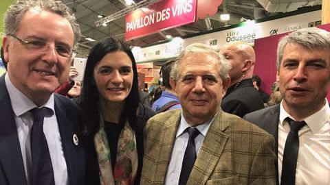 Aux côtés de Richard Ferrand, Audrey Bourolleau et Olivier Allain, ici au Salon de l'agriculture le 1er mars dernier, Jacques Mézard (au centre de la photo) est le nouveau ministre de l'agriculture. (©@RichardFerrand) Aux côtés de Richard Ferrand, Audrey Bourolleau et Olivier Allain, ici au Salon de l'agriculture le 1er mars dernier, Jacques Mézard (au centre de la photo) est le nouveau ministre de l'agriculture. (©@RichardFerrand)
