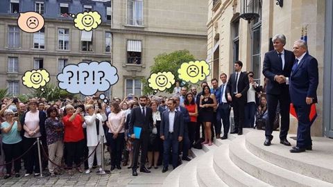 Jacques Mézard à son arrivée au ministère de l'agriculture, mercredi 17 mai 2017, accueilli par Stéphane Le Foll. (©Terre-net Média)