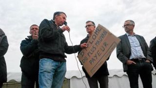 A Guinguamp, les producteurs de lait ont déjà bloqué le site Sodiaal la semaine dernière. (©@LeTelegramme) A Guinguamp, les producteurs de lait ont déjà bloqué le site Sodiaal la semaine dernière. (©@LeTelegramme)