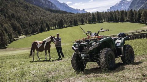Le nouveau quad Kodiak 450 de Yamaha peut tracter une remorque de 600 kg. (©Yamaha)