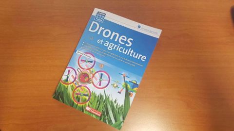 Les éditions France Agricole publient le guide pratique : <em>Drones et agriculture</em>. (©Terre-net Média)