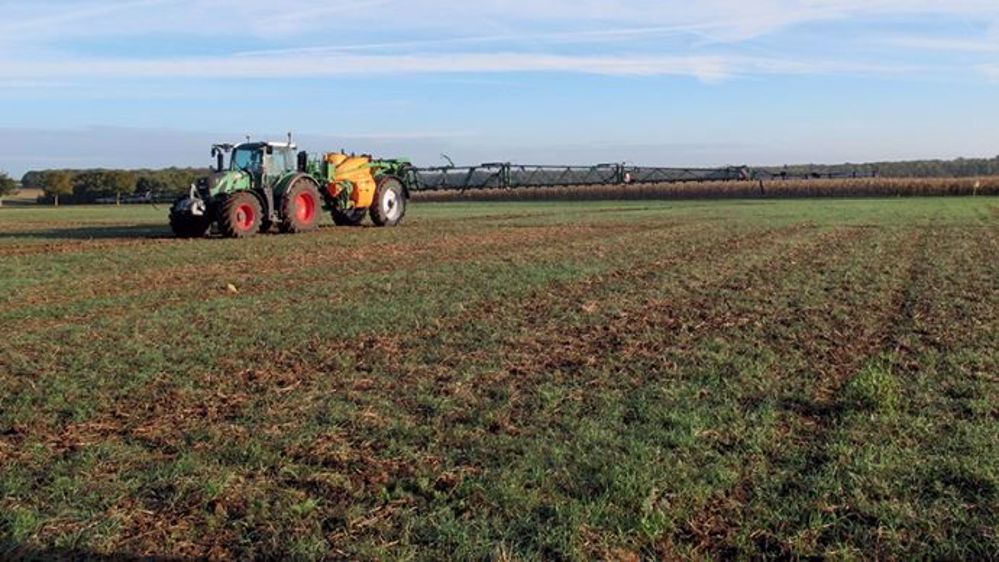 Pour appliquer les produits contenant du prosulfocarbe, il est obligatoire d'utiliser un dispositif antidérive. (©Arvalis-Institut du végétal)