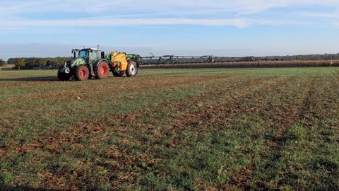 Pour appliquer les produits contenant du prosulfocarbe, il est obligatoire d'utiliser un dispositif antidérive. (©Arvalis-Institut du végétal) Pour appliquer les produits contenant du prosulfocarbe, il est obligatoire d'utiliser un dispositif antidérive. (©Arvalis-Institut du végétal)