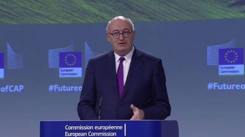 Phil Hogan a présenté, mercredi 29 novembre 2017, la proposition de la Commission européenne pour la réforme de la Pac. La proposition législative devrait suivre au second trimestre 2018. (©Terre-net Média)