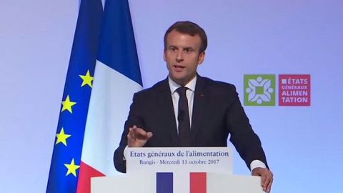 Emmanuel Macron, ici à Rungis le 11 octobre 2017, fera son deuxième grand déplacement sur le thème de l'agriculture dans les environs de Clermont-Ferrand, dans le Puy-de-Dôme. (©Terre-net Média)