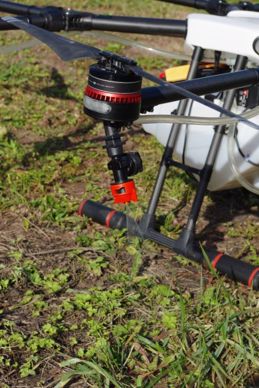 DJI Agras MG1, Avec une contenance de 10 litres il faut travailler en bas volume