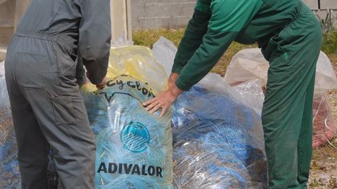 Les sacs de collecte sont à demander à votre fournisseur habituel qui se chargera aussi de les récupérer une fois remplis. (©Adivalor) 