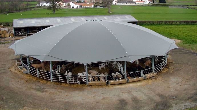 La première stabulation circulaire Roundhouse d'IDAgro ouvre ses portes dans la Creuse le 12 avril 2018
