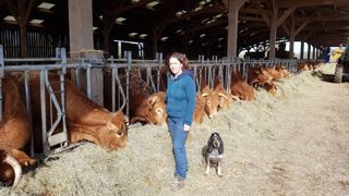 Avec son mari Fabien, Laetitia Dumont a décidé de maîtriser l'ensemble de la production et de la découpe de ses animaux pour bénéficier d'une meilleure valeur ajoutée. (©Laetitia Dumont) Avec son mari Fabien, Laetitia Dumont a décidé de maîtriser l'ensemble de la production et de la découpe de ses animaux pour bénéficier d'une meilleure valeur ajoutée. (©Laetitia Dumont)