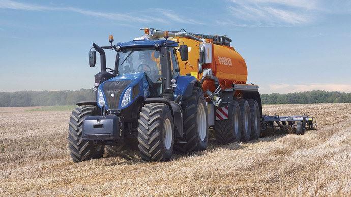 New Holland T8