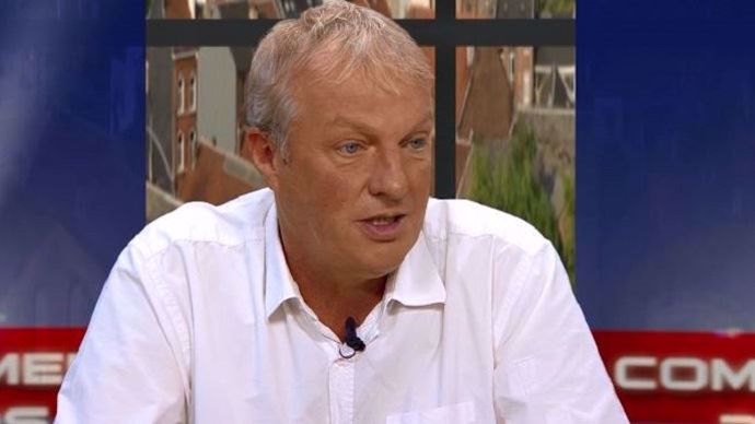 Ici sur le plateau d'une chaîne de télé belge, Erwin Schöpges, originaire d'Amblève est le nouveau président de l'European Milk Board (EMB)