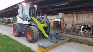 Les trois nouvelles chargeuses à pneus de Claas bénéficient d'une direction combinant l'articulation centrale et les roues arrières directrices. (©Terre-net Média) Les trois nouvelles chargeuses à pneus de Claas bénéficient d'une direction combinant l'articulation centrale et les roues arrières directrices. (©Terre-net Média)