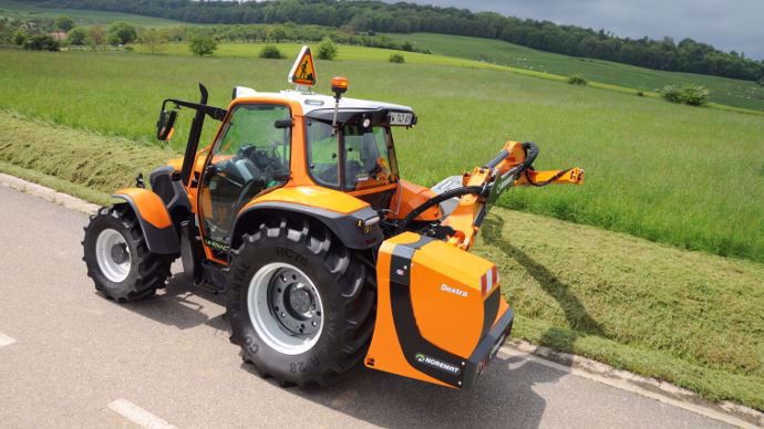 Tracteur de fauche Lindtrac with Noremat