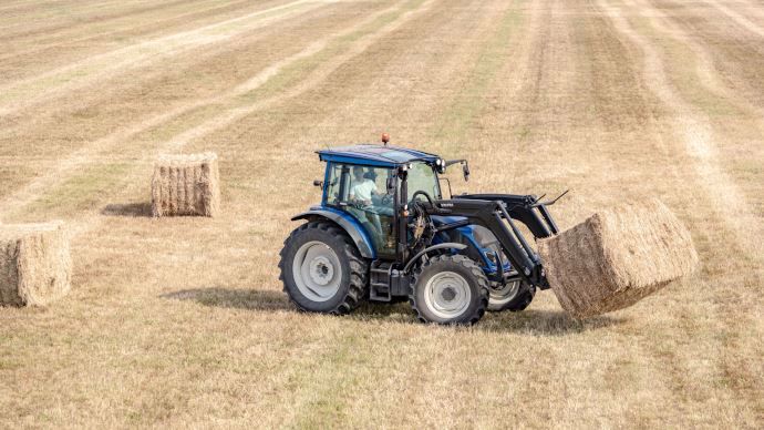 Valtra A HiTech 4