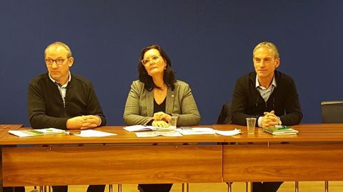 Mercredi 23 janvier 2019, André Bonnard, Marie-Thérèse Bonneau et Thierry Roquefeuil, respectivement secrétaire général, vice-présidente et président de la FNPL, ont défendu l'application, « au bénéfice de tous les producteurs de lait », des mesures de la loi Alimentation. (©Terre-net Média) Mercredi 23 janvier 2019, André Bonnard, Marie-Thérèse Bonneau et Thierry Roquefeuil, respectivement secrétaire général, vice-présidente et président de la FNPL, ont défendu l'application, « au bénéfice de tous les producteurs de lait », des mesures de la loi Alimentation. (©Terre-net Média)