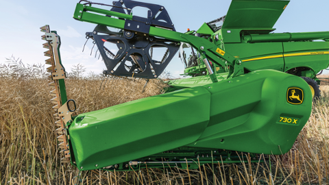 John Deere propose une nouvelle barre de coupe à longueur variable. (©John Deere) John Deere propose une nouvelle barre de coupe à longueur variable. (©John Deere)