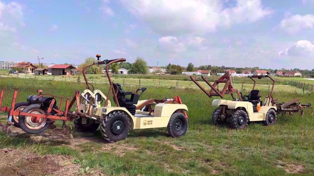 L'Alpo Basic permet de réaliser toutes les opérations culturales et peut être le valet de ferme ou le tracteur principal selon l'exploitation. L'Alpo 4X4 est capable de s’adapter à tous les projets agricoles. (©Marie Renaud)