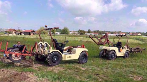 L'Alpo Basic permet de réaliser toutes les opérations culturales et peut être le valet de ferme ou le tracteur principal selon l'exploitation. L'Alpo 4X4 est capable de s’adapter à tous les projets agricoles. (©Marie Renaud)