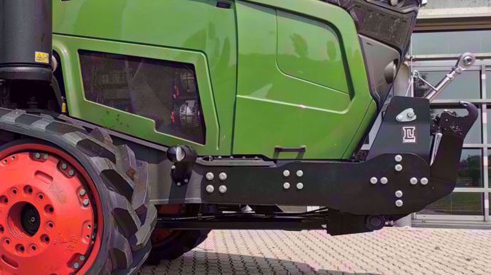 Fendt Vario 943 MT avec relevage avant Laforge. (©Laforge)