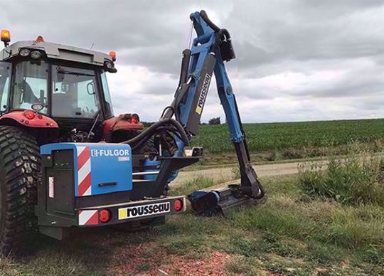 L'épareuse E-Fulgor 755 de l'entreprise Rousseau au rendement énergétique supérieur à l'hydraulique.
