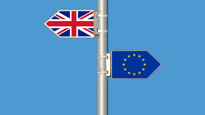 Drapeaux du Royaume-Uni et de l'Union européenne